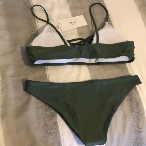 Army green ZAFUL bathing suit - Picture 2 of 3